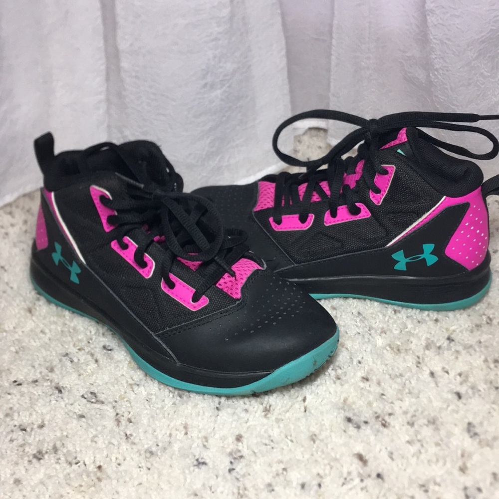 Under Armour girls tennis shoes size 12.5